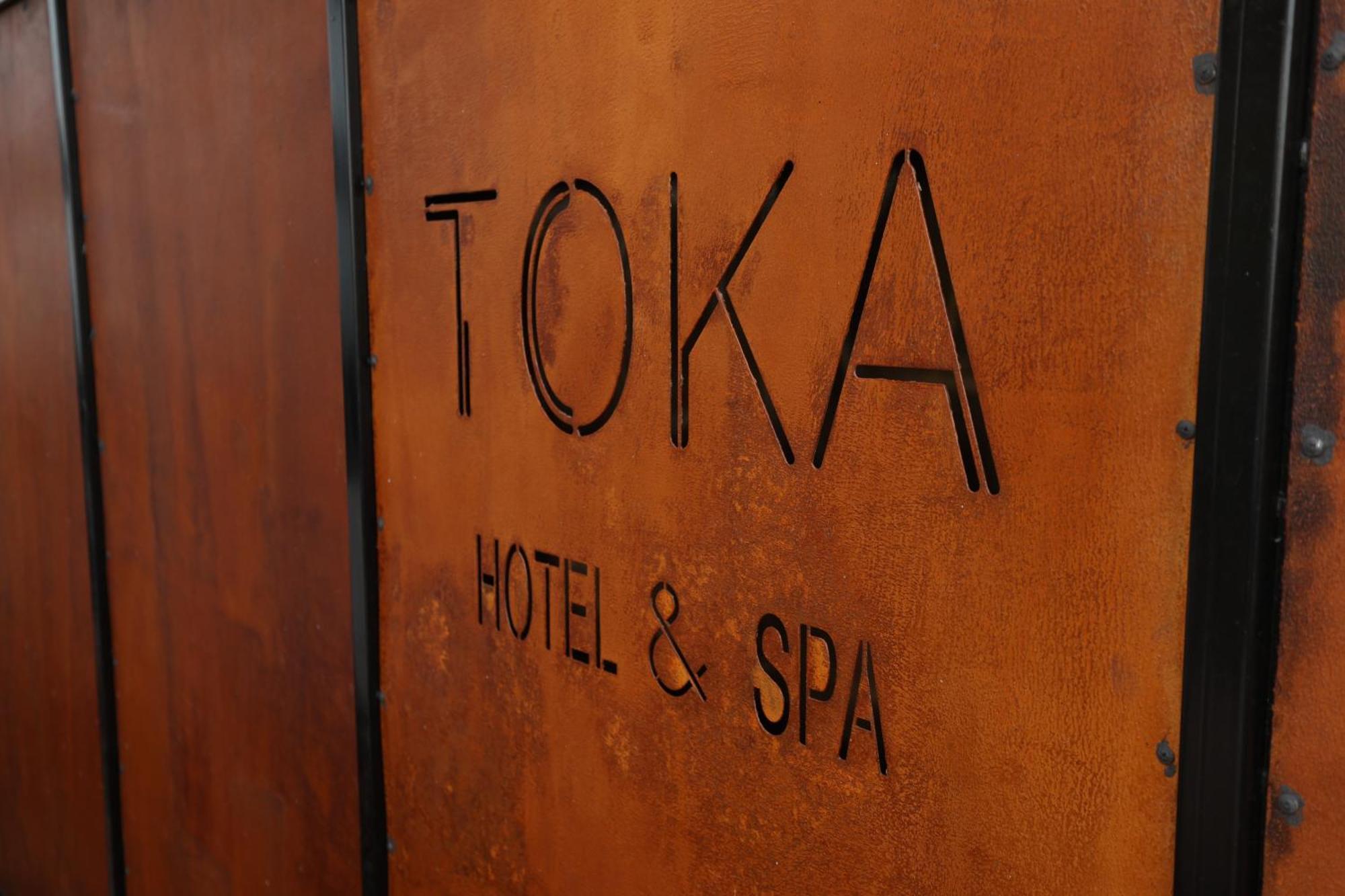 Toka Hotel Restaurant Udenisht Exterior foto
